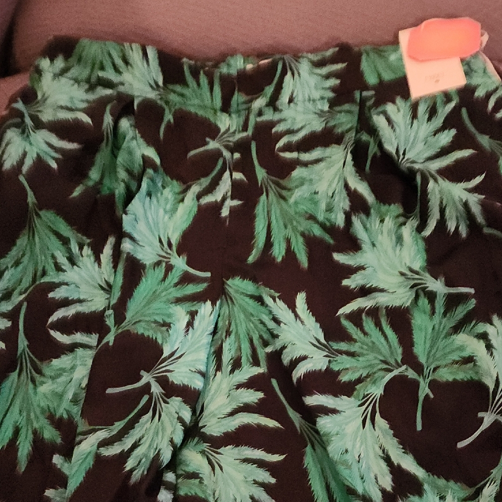Noel Green and Black Leaf Pants